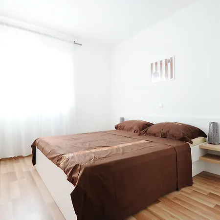 Hills Daire Zadar